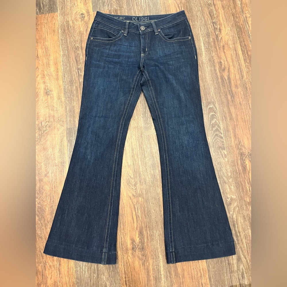 DL1961 4 Way Stretch 360 Comfort Size 28
